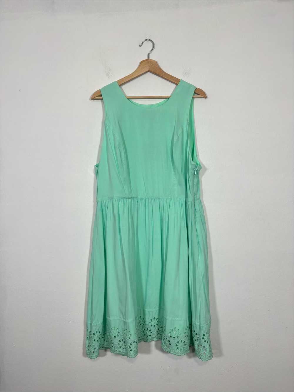 NWT Floral Dress Eyelet Hem Size 14 Mint Cottagecore Casual Classic Lightweight